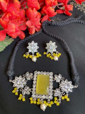Yellow-Pearl-Chokar 001