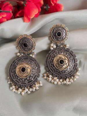 Cleopatra Earrings (Black)