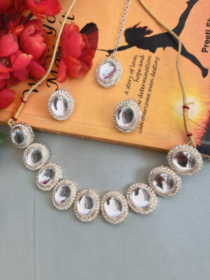 Oval Glass Kundan Necklace