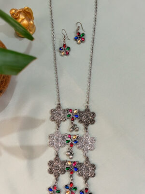 Calico_Pendent_Necklace_003