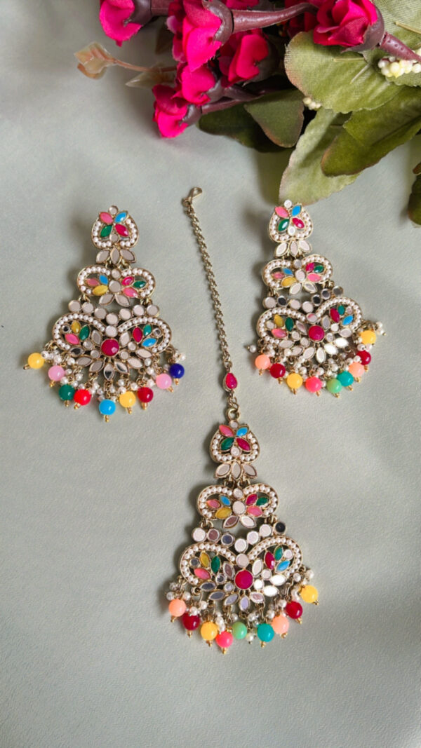 Kamya_Multicolor_Earrings_001