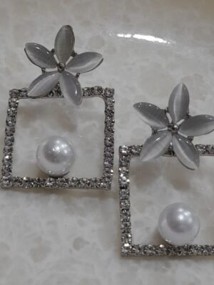 Daisy_Dangle_Earrings