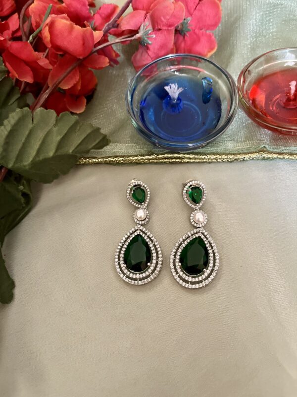 Celosia_American_Diamond_Emerald_Earrings_001