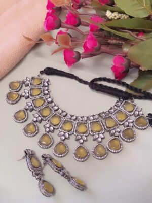 Anahita_Ranihaar_Necklace_Golden