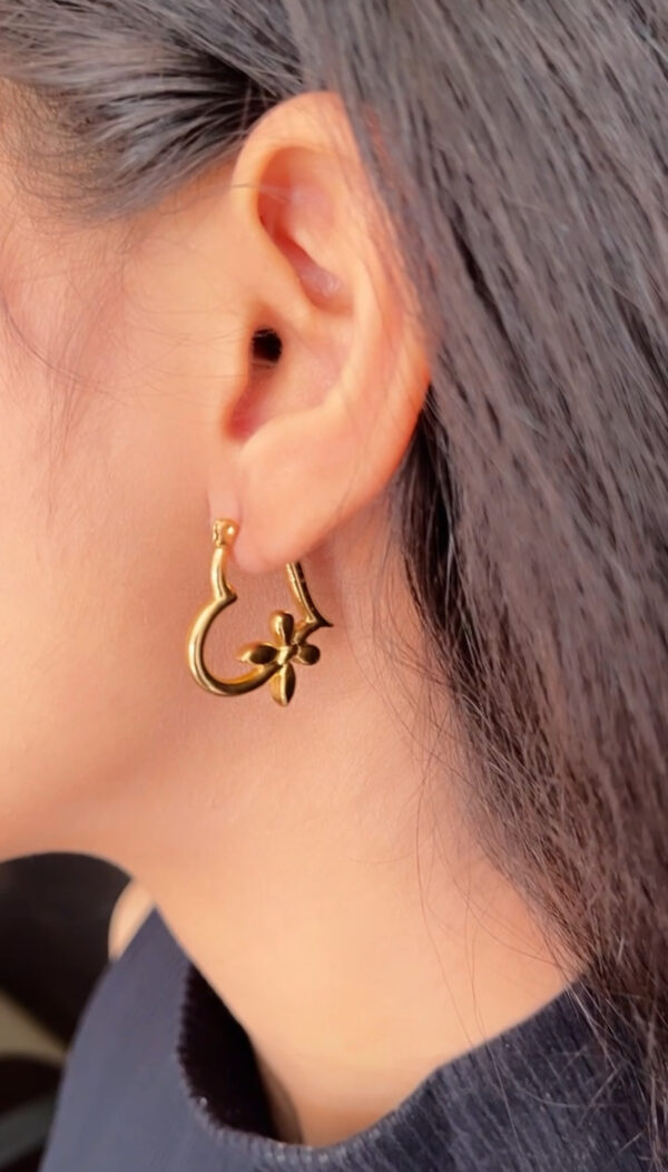 Korean HeartHoop Earrings Style 8-001