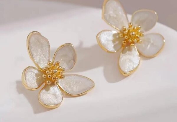 Plumeria Office Wear Studs-001