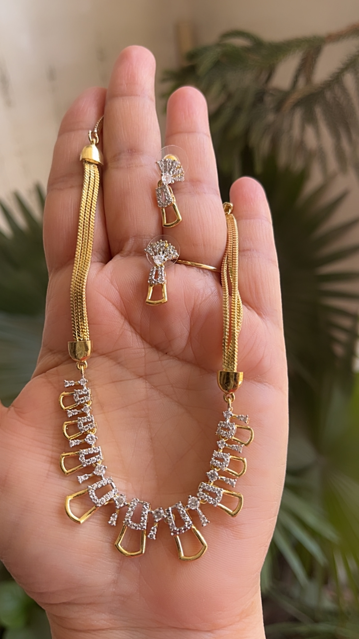 Starlit Aura Necklace Set - Image 3